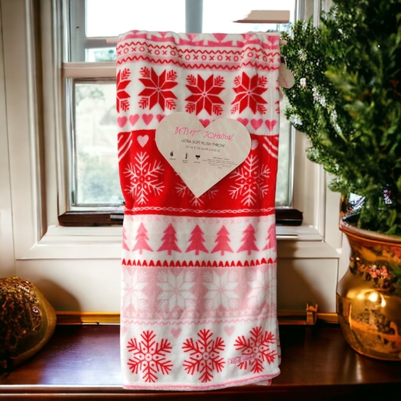 NWT - 🎄Betsey Johnson Christmas Ultra Soft Plush Throw - Sz 50” x 60”🎄 - Picture 1 of 6